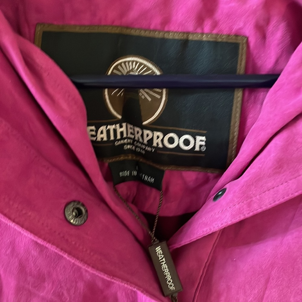 Weatherproof raspberry colored pullover - Picture 2 of 6